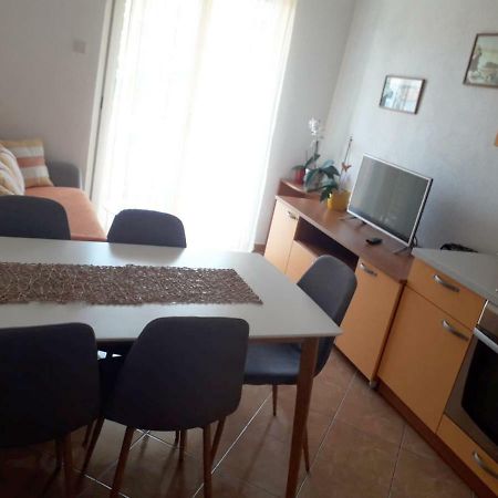 Apartments Mira Макарска Экстерьер фото